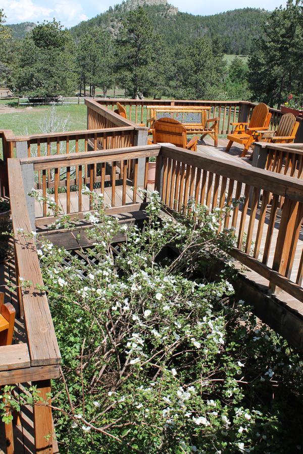 Отель Sundance Trail Ranch Red Feather Lakes Экстерьер фото